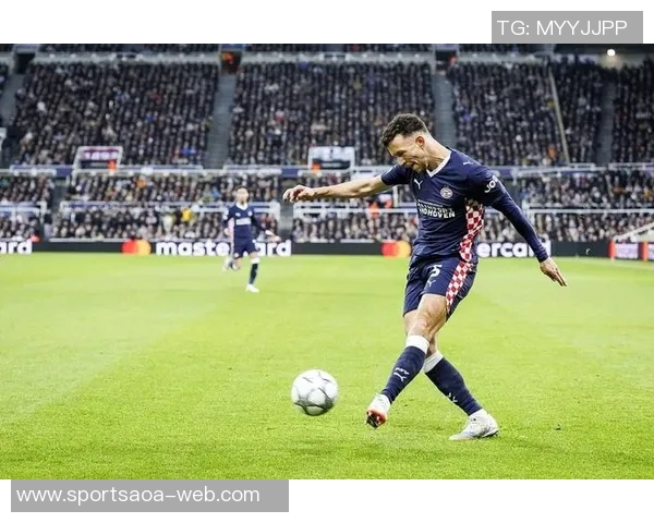 埃因霍温连胜势不可挡荷甲赛场如同单机游戏般精彩